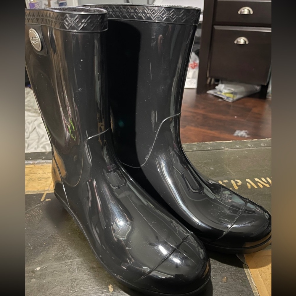 UGG Australia Black Rainboots size 8
